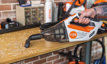 CroppedImage350210-Stihl-BatteryPoweredVac-Y23.jpg