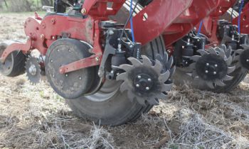 CroppedImage350210-Yetter-6000-021-CaseIH2000-20.jpg